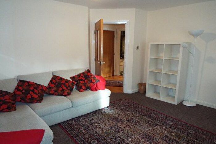 1 Bedroom Flat To Rent In Adventurers Quay, Cardiff, CF10