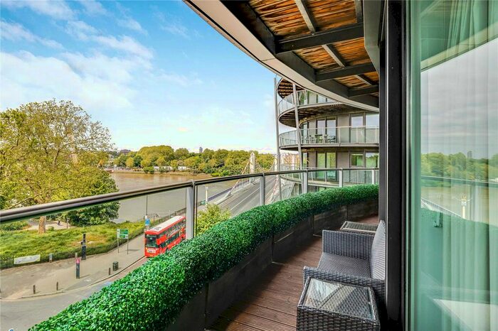 2 Bedroom Flat To Rent In Oswald Building, Queenstown Road, SW11