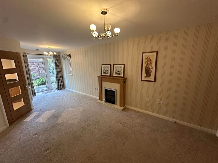 1 Bedroom Flat To Rent In Chestnut Court, Bridlington, YO16