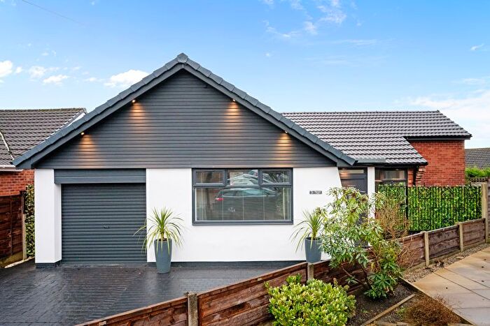 3 Bedroom Detached Bungalow For Sale In Warwick Close, Greenmount, Bury, BL8