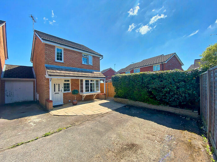 3 Bedroom Detached House To Rent In Caernarvon, Frimley, GU16