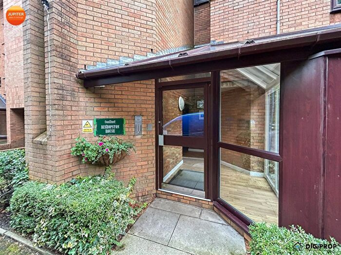 3 Bedroom Flat For Sale In The Crescent, Llandaff, CF5