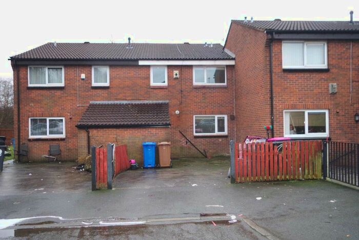 3 Bedroom Town House To Rent In Chedworth Crescent, Manchester, M38