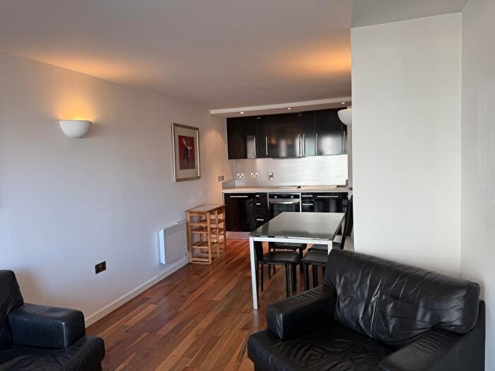 2 Bedroom Apartment To Rent In Whitehall Waterfront, LS1