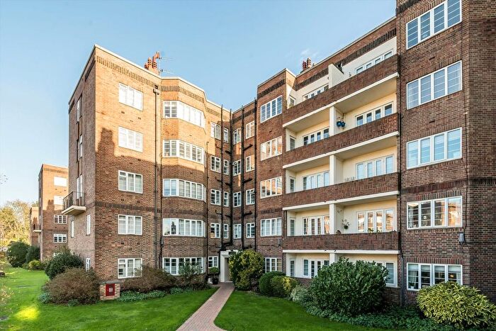 2 Bedroom Flat For Sale In Chiswick Village, Chiswick, W4