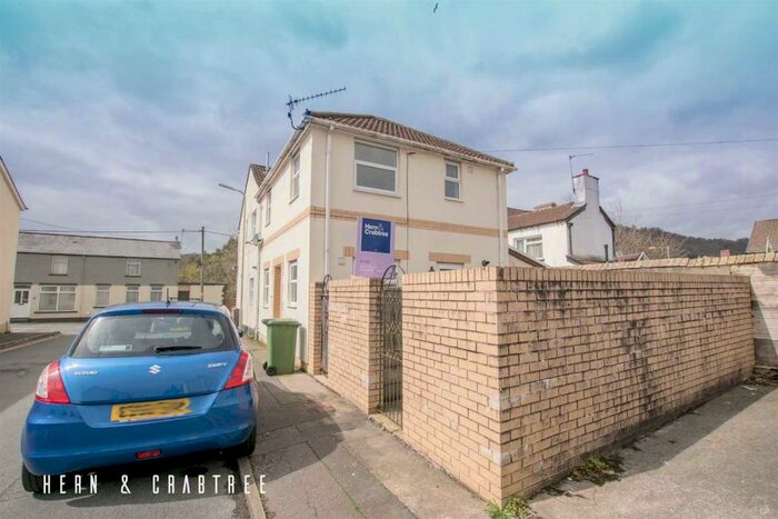 2 Bedroom End Of Terrace House To Rent In Cardiff Road, Taffs Well, Cardiff, CF15