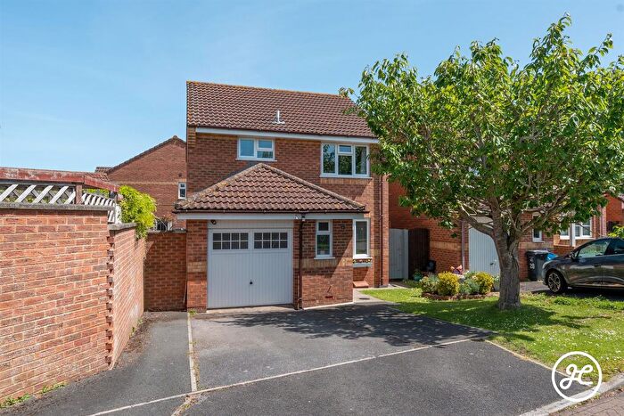 3 Bedroom Detached House For Sale In Alder Close, North Petherton, Bridgwater, TA6