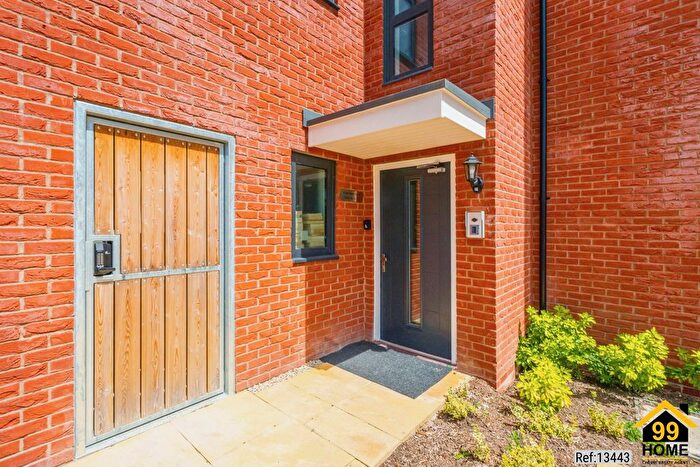 1 Bedroom Flat For Sale In Elderflower Drive, Emersons Green, Bristol, BS16