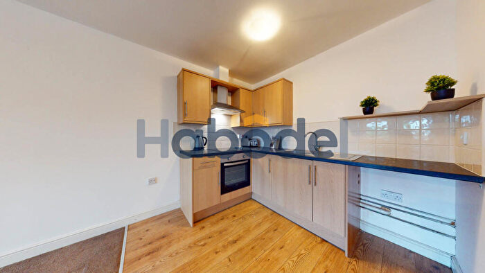 2 Bedroom Flat To Rent In Temple Street, Hull, HU5