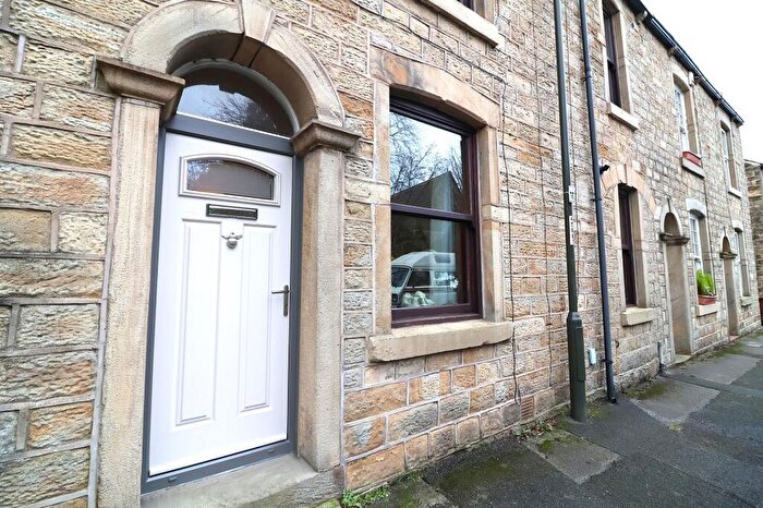2 Bedroom Terraced House For Sale In Cross Street, Hadfield, SK13