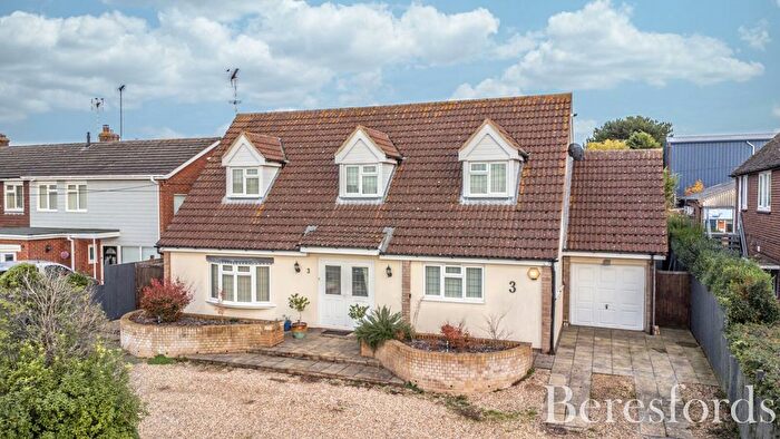 5 Bedroom Detached House For Sale In Robjohns Road, Chelmsford, CM1