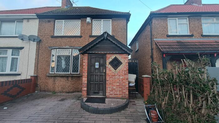 3 Bedroom Detached House To Rent In Saxony Parade, Hayes, Greater London UB3