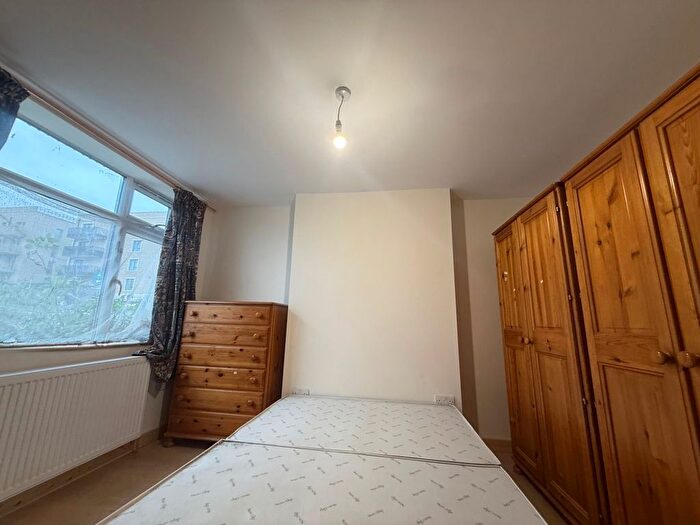 1 Bedroom Flat To Rent In Headstone Drive, Harrow, HA1