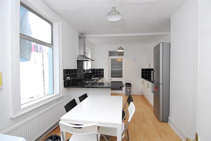 4 Bedroom House To Rent In Beaumont Road, Plymouth, PL4