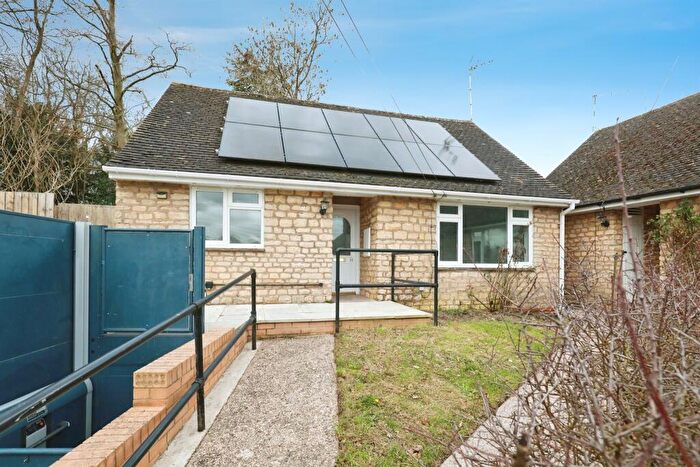 2 Bedroom Detached Bungalow For Sale In Mountford Rise, Lighthorne, Warwick, CV35