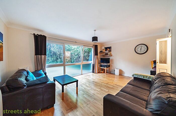 1 Bedroom Flat To Rent In Addiscombe Road, Croydon, CR0