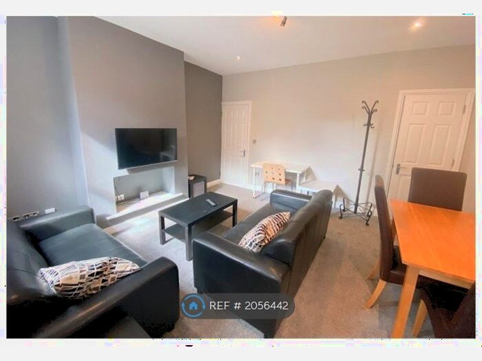 6 Bedroom Terraced House To Rent In Club Street, Sheffield, S11