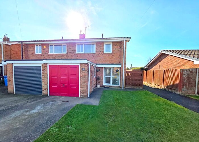 3 Bedroom Semi-Detached House For Sale In Arundel Drive, Ranskill, DN22