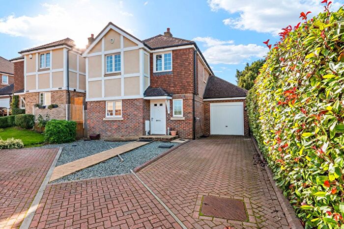 4 Bedroom Detached House For Sale In Anmer Close, Tadworth, Surrey, KT20