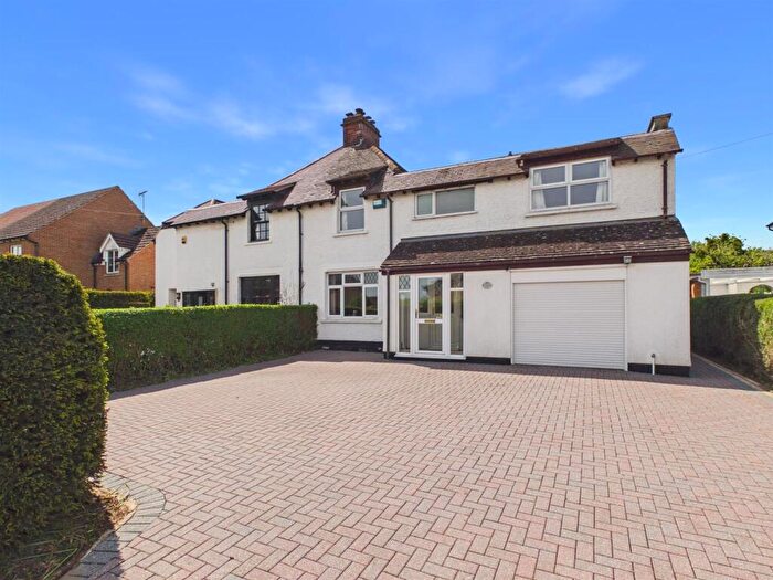 5 Bedroom Semi-Detached House For Sale In The Wheatridge East, Upton St. Leonards, Gloucester, GL4