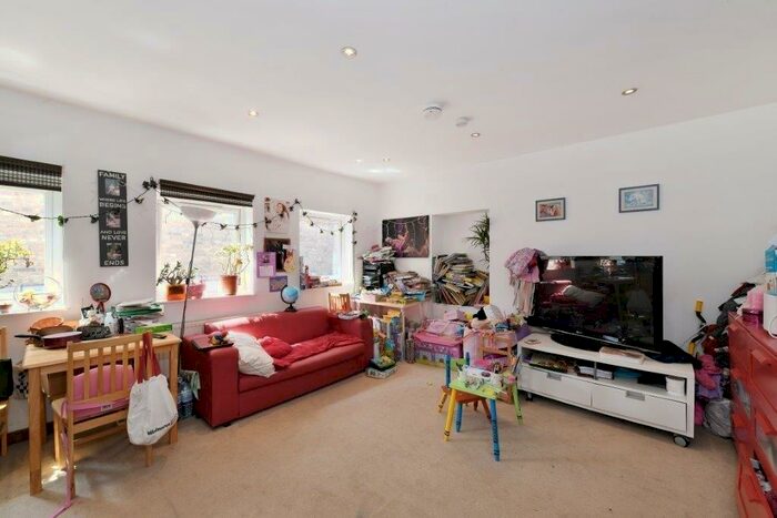 1 Bedroom Apartment To Rent In Fortis Green Avenue, East Finchley, London, N2