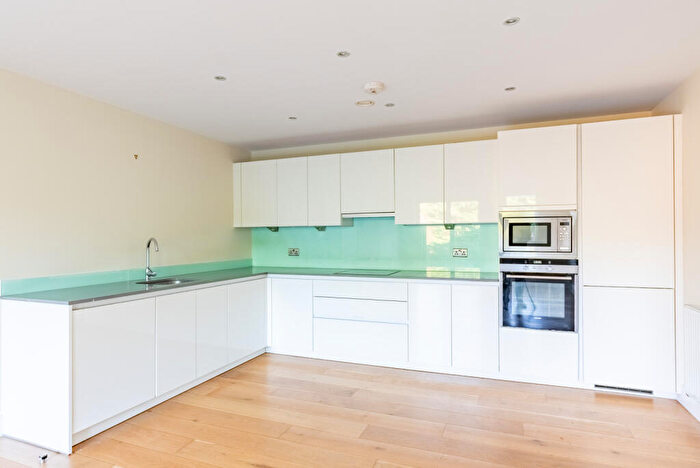 2 Bedroom Apartment For Sale In Victoria Street, St. Albans, Hertfordshire, AL1