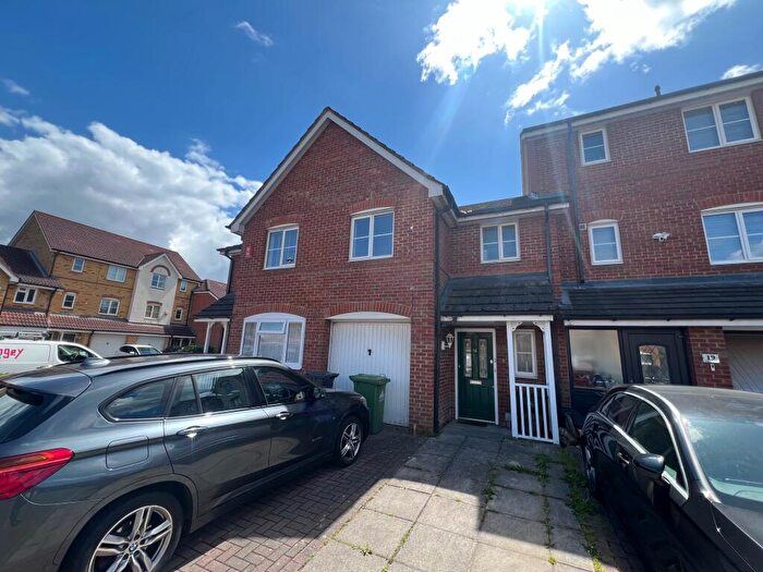 3 Bedroom House To Rent In Ontario Close, Broxbourne, EN10