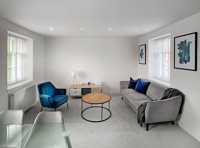 2 Bedroom Flat To Rent In Eton, SL4