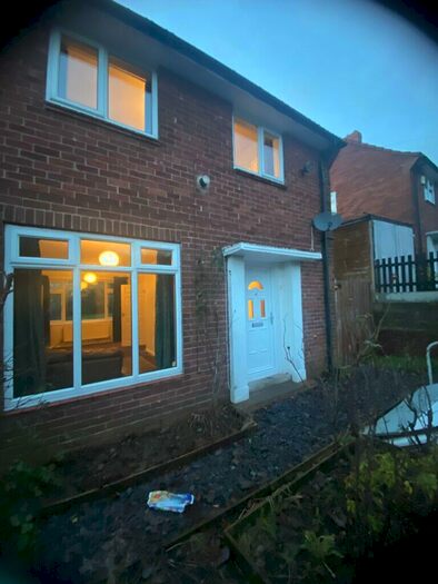 2 Bedroom Semi-Detached House To Rent In Silk Mill Drive, Leeds, LS16