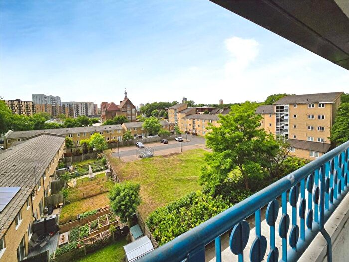 3 Bedroom Flat For Sale In Rainsborough Avenue, London, SE8