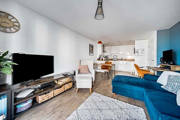 1 Bedroom Flat For Sale In Apartment Orchid House, Maidenhead, Berkshire, SL6