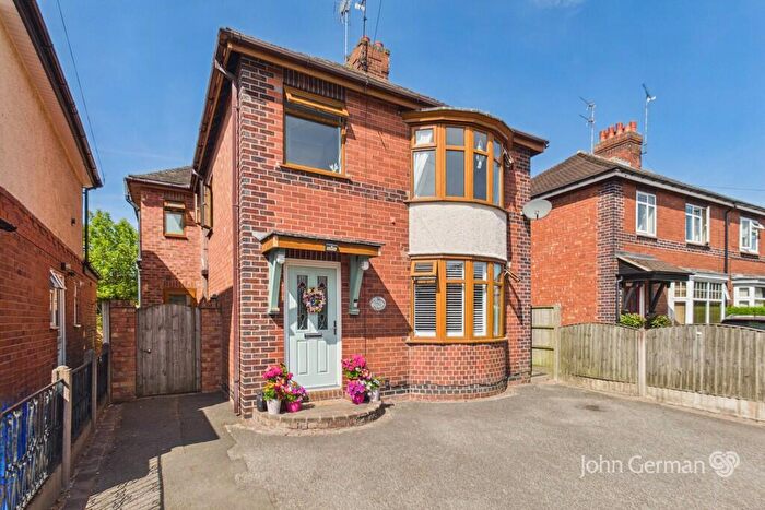 4 Bedroom Detached House For Sale In Ashbourne Road, Uttoxeter, ST14