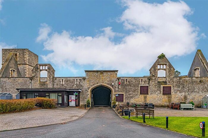 2 Bedroom Retirement Property For Sale In North Drive, Blunsdon Abbey Park, Blunsdon, SN25