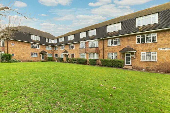2 Bedroom Apartment To Rent In Sutton Common Road, Sutton, SM1