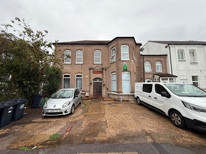 2 Bedroom Flat For Sale In Aldborough Road South, Seven Kings, IG3