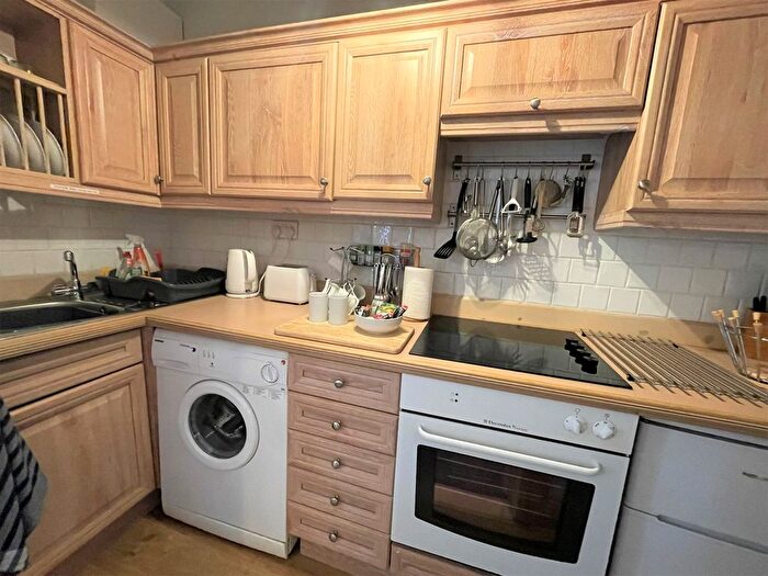 1 Bedroom Flat To Rent In St Mary Street, Swansea, SA1