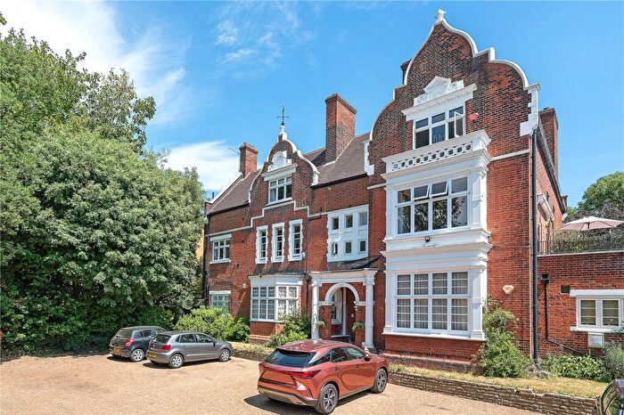 2 Bedroom Flat For Sale In Southend Road, Beckenham, BR3