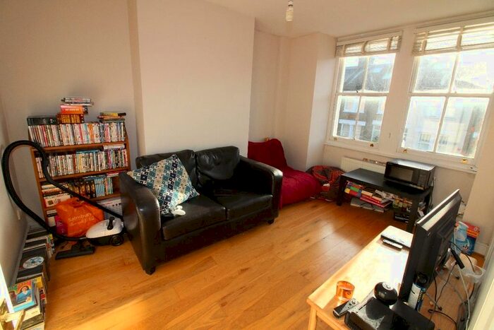2 Bedroom Maisonette To Rent In Florence Road, London, SW19