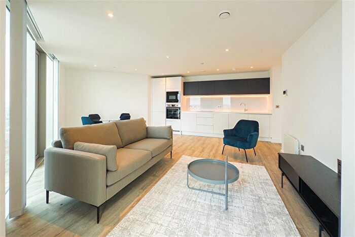 2 Bedroom Apartment To Rent In Thr, M15