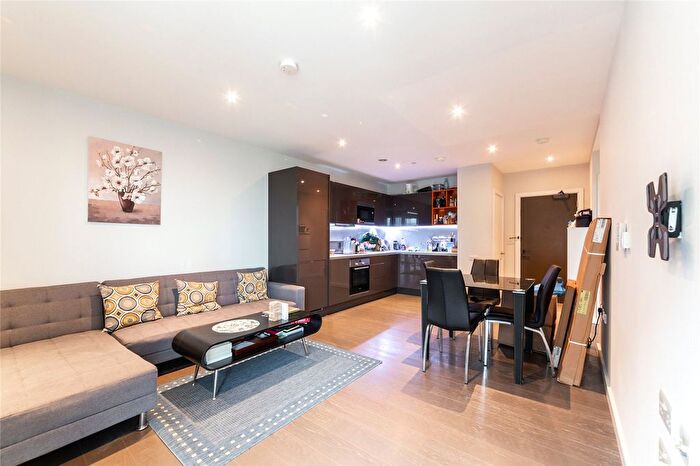 1 Bedroom Flat For Sale In Cassia Point, Glasshouse Gardens, London, E20