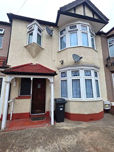 3 Bedroom Terraced House To Rent In Devonshire Road, Ilford, IG2