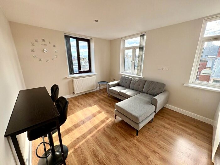 2 Bedroom Flat To Rent In Dale Street, Liverpool, Merseyside, L2