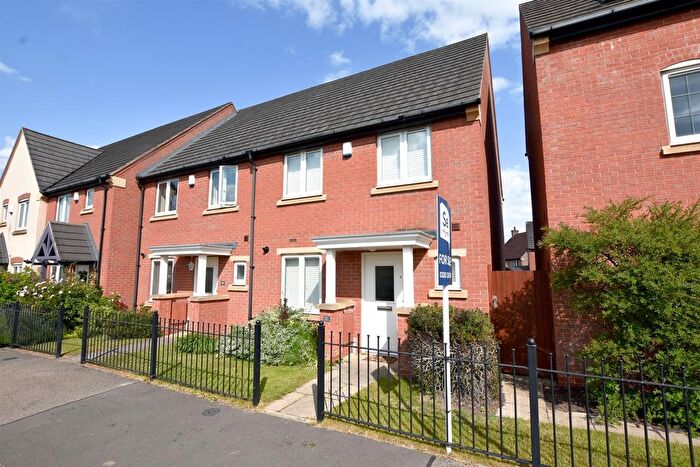 3 Bedroom End Of Terrace House For Sale In Highland Drive, Loughborough, LE11