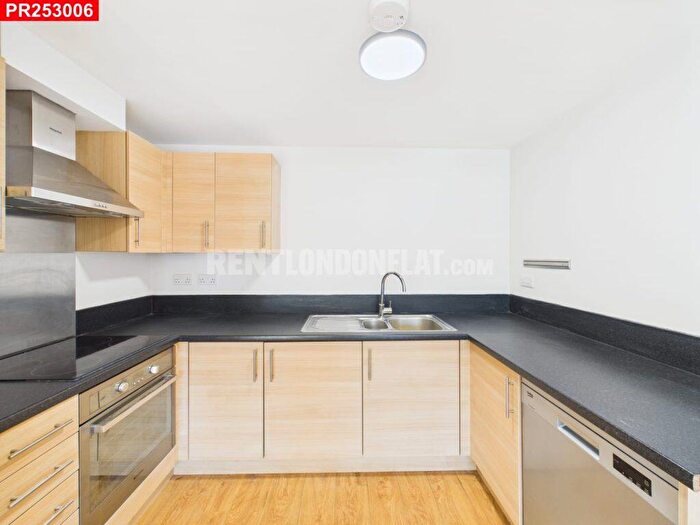 2 Bedroom Flat To Rent In Beckenham Road, Beckenham, – Bedrooms Flat, BR3