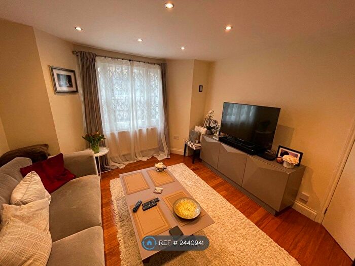 1 Bedroom Flat To Rent In Kennington Road, London, SE11