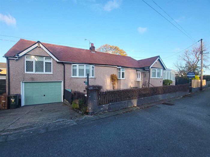 3 Bedroom Detached Bungalow For Sale In Abbey Drive, Gronant, LL19