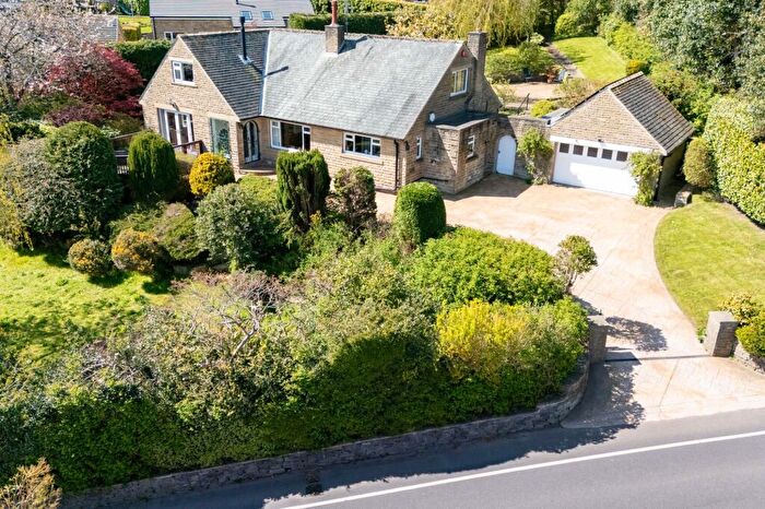 4 Bedroom Detached House For Sale In New Road, Holmfirth, HD9