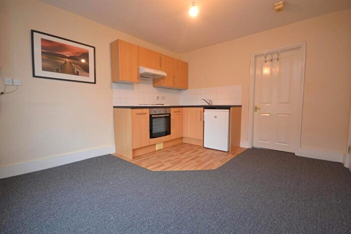 1 Bedroom Flat To Rent In Norwood Road, Reading, Berkshire, RG1