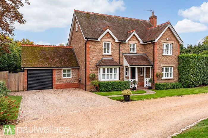 5 Bedroom Detached House For Sale In St. Francis Close, Buntingford, SG9