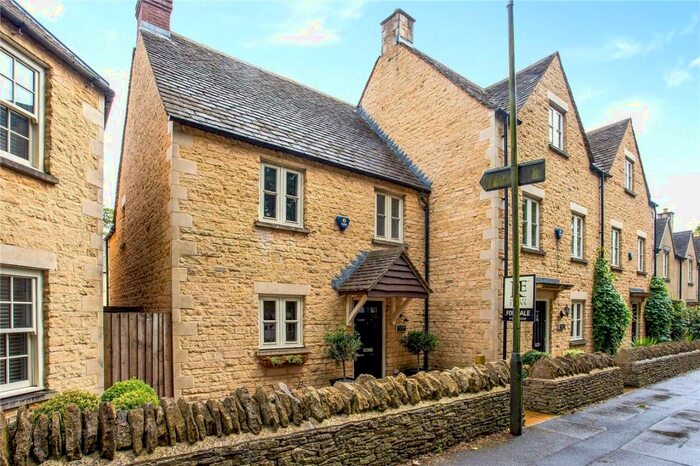 3 Bedroom End Of Terrace House For Sale In Birdlip, Nr Cheltenham, GL4